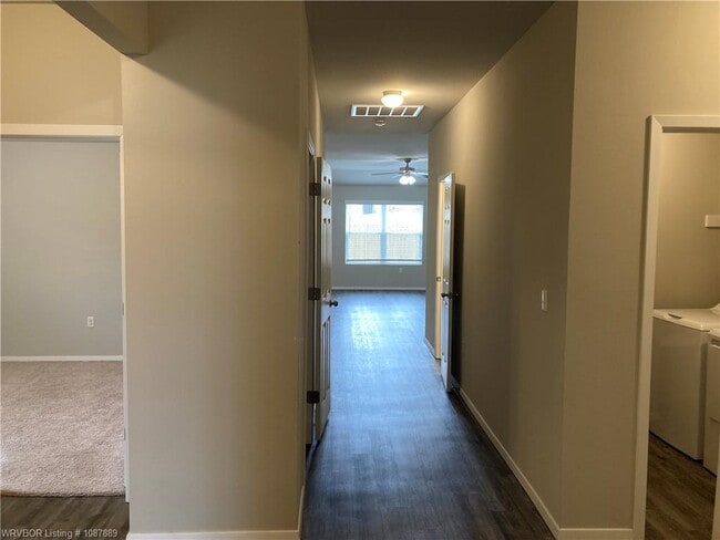 Building Photo - 8004 Dogwood Dr