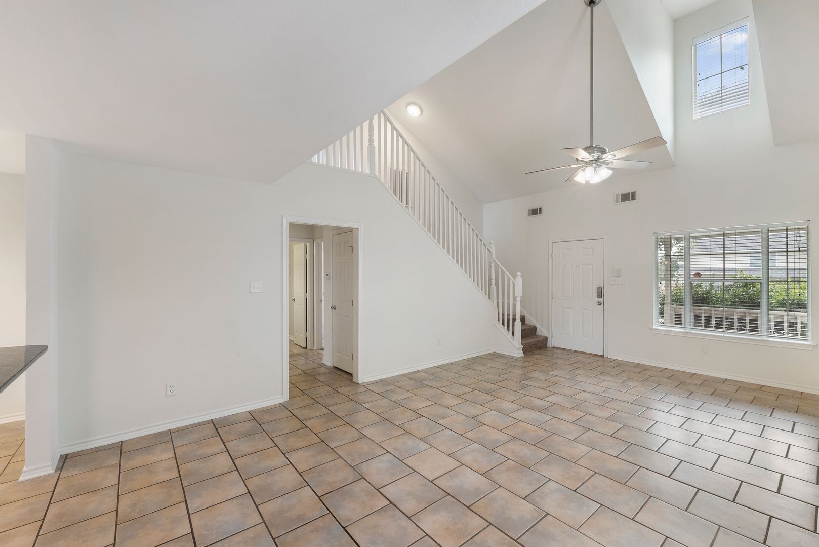 Building Photo - Prime Location! Spacious 4-Bed, 4-Bath Home Near Texas A&M!