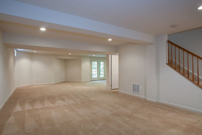 Building Photo - 616 Rainier Rd