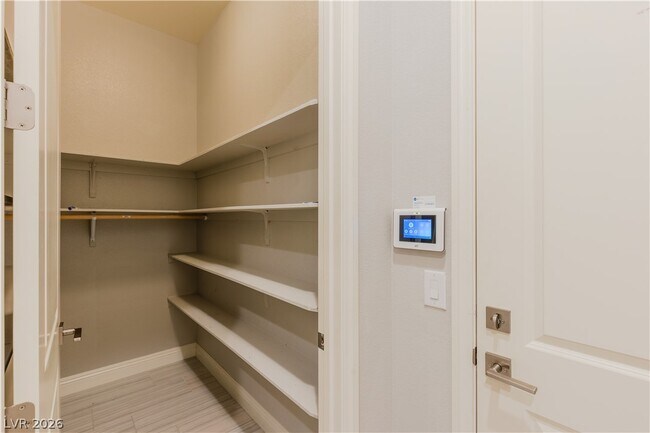 Building Photo - 5838 Exbury Gardens Ct