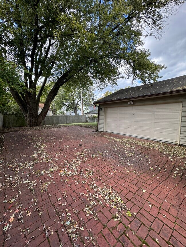 Building Photo - 3175 Karl Rd