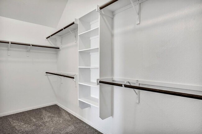 Building Photo - 506 Sixpence Ln