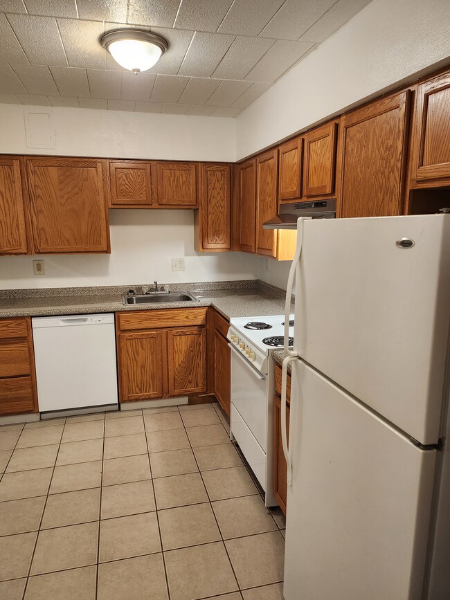 Kitchen - 2 Bedroom - Pebble Creek