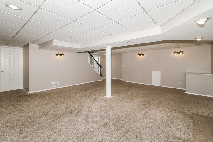 Building Photo - 8133 Rose Petal Dr