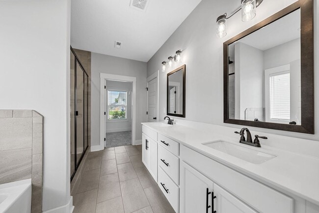 Building Photo - 4 Bedroom 2 1/2 Bath Home For Rent Near Ex...