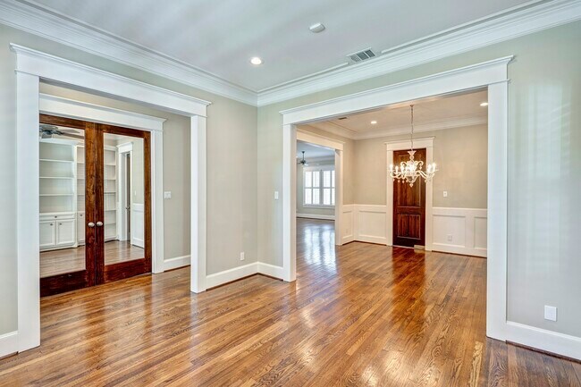 Building Photo - 1525 Oxford St