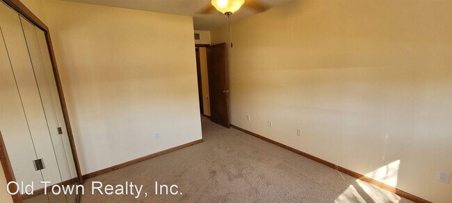 Building Photo - 2 br, 2 bath House - 2568 Eagle Circle #4