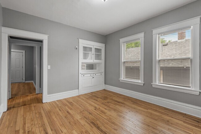Building Photo - 211 Grotto St N