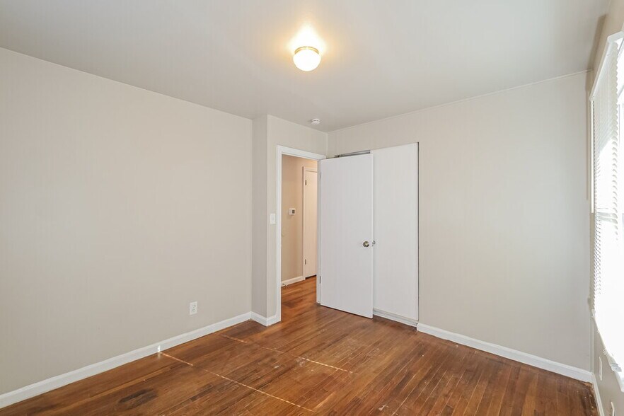 Building Photo - 5903 Fairlane Dr