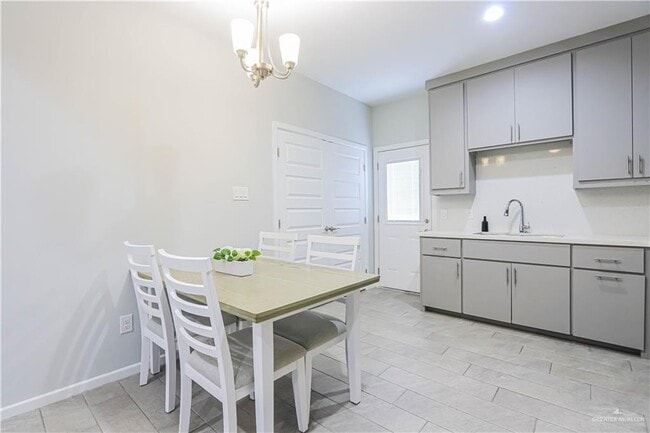 Building Photo - 24 W Sunset Valley St