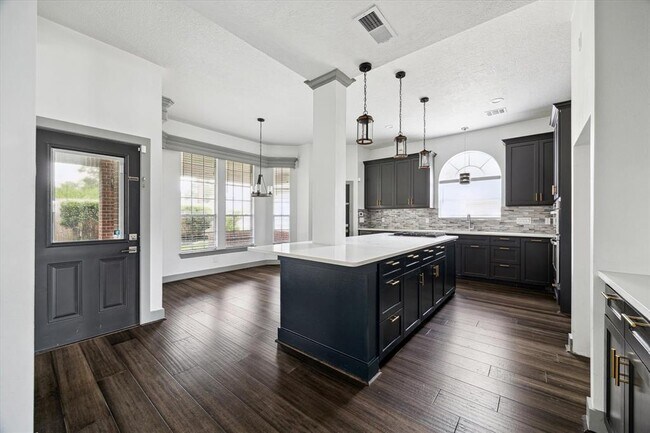 Building Photo - 18715 Big Cypress Dr