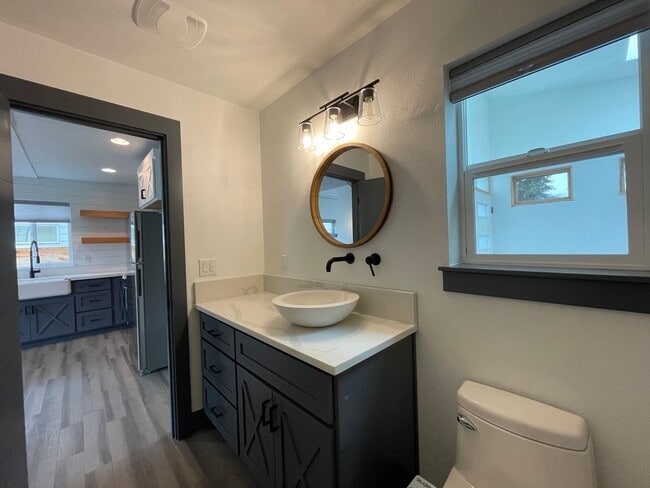 Building Photo - AJJ1438