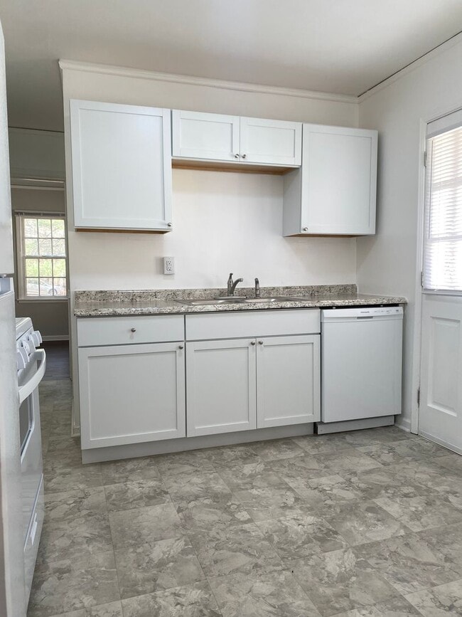 Building Photo - 514-516 S 15th St