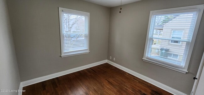 Building Photo - 208 Colonial Dr