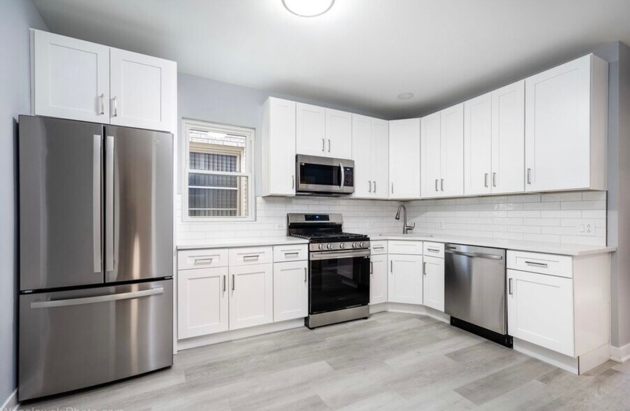 Building Photo - 4816 N Kilpatrick Ave