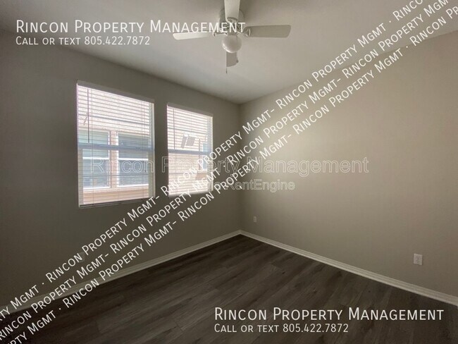 Building Photo - 3142 N Ventura Rd