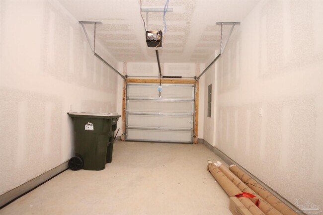 Building Photo - 8686 Meadow Flower Ln