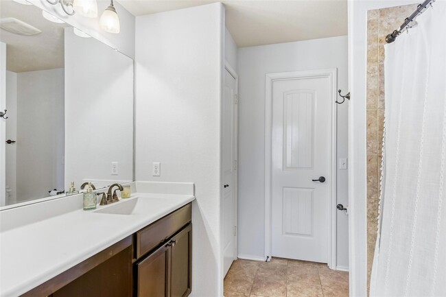 Building Photo - 7233 Crestone Rd