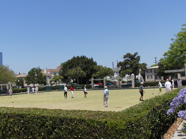 Roxbury Park lawn bowling - 456 S Spalding Dr