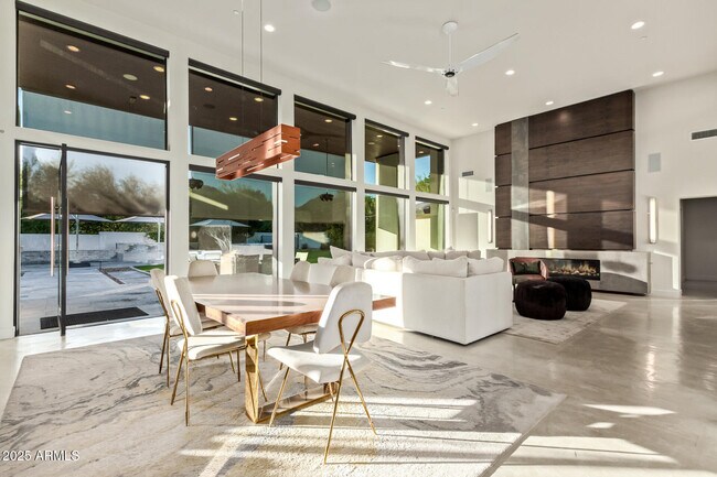 Building Photo - 6636 N 48th St