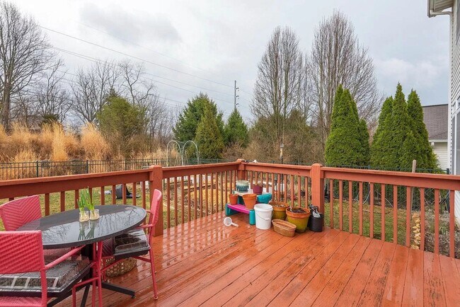 Building Photo - 929 S Fenbrook Ct