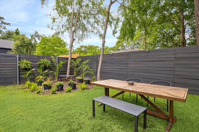 Building Photo - 10897 Mockingbird Pl