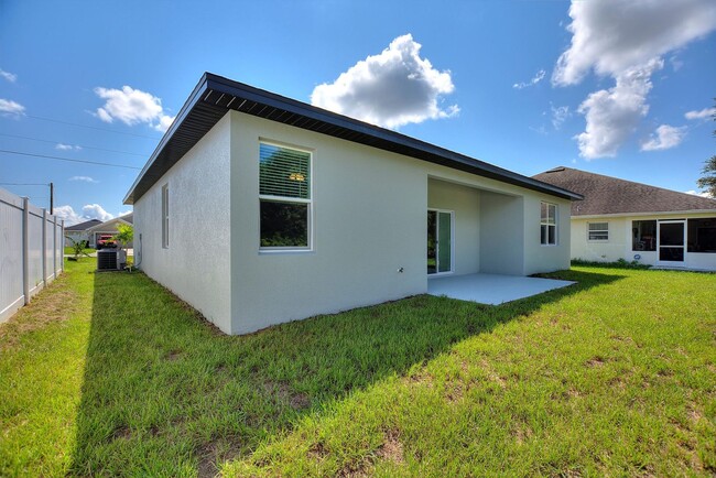 Building Photo - Deposit-Free! Modern, energy efficient hom...