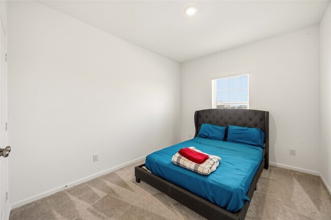 Building Photo - 4238 Redford Valley Rd