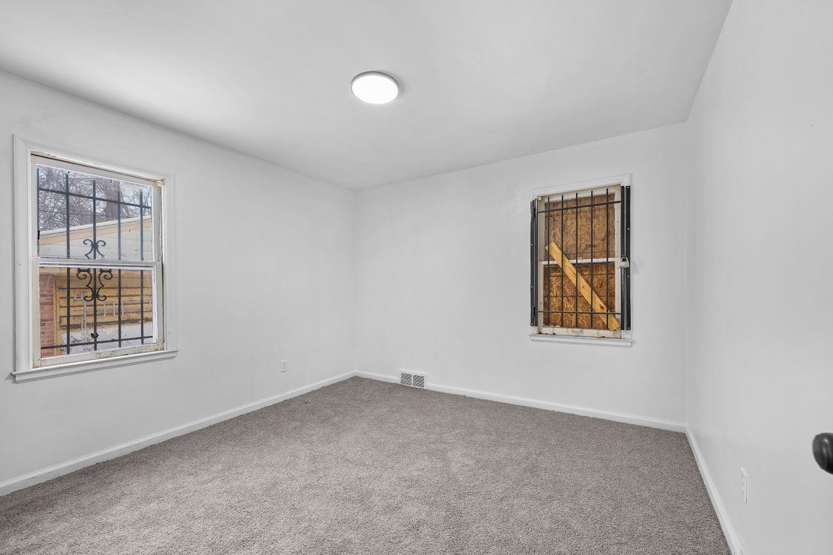 Building Photo - 18525 Westmoreland Rd