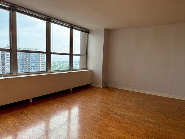 Building Photo - 655 W Irving Park Rd