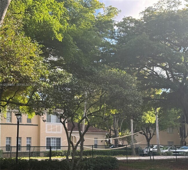 Building Photo - 2492 Centergate Dr