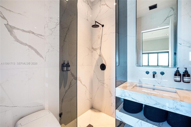 Building Photo - 650 NE 32nd St