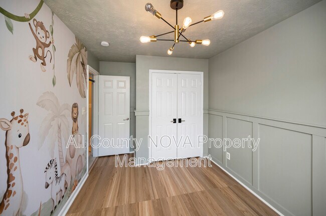 Building Photo - 610 Kensington Dr