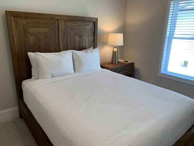 Building Photo - 4230 Old Cherokee St