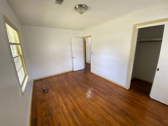 Building Photo - 2914 Ramsey Rd