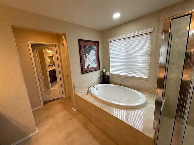 Building Photo - Immaculate 5-Bedroom Executive Home in Desirable Plum Canyon
