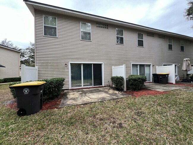 Building Photo - Available Now! Cornerstone of Watermill 3/...