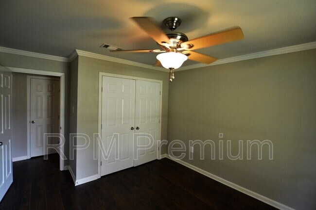 Building Photo - 3147 Little Farms Dr