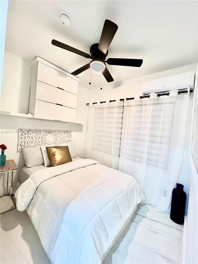 Building Photo - 8270 NE 1st Pl