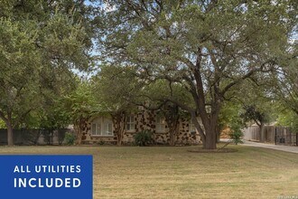 Building Photo - 144 Greenlawn Dr