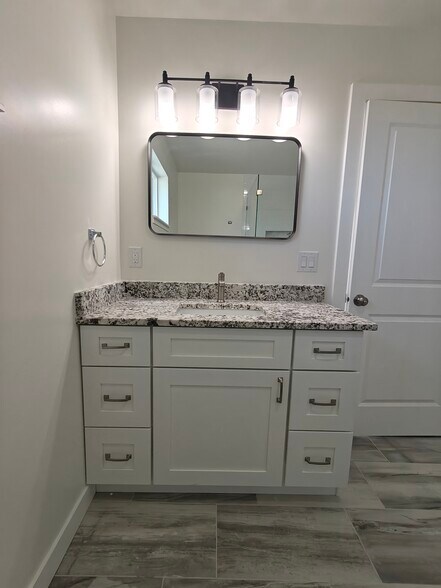 Master Bathroom - 6662 S Highland Dr