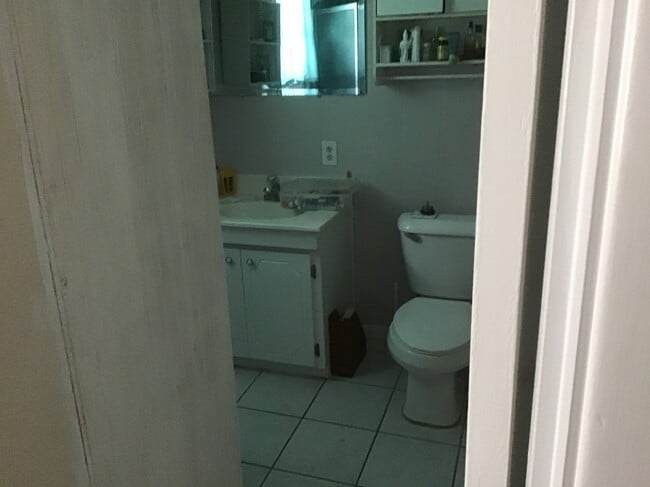 Master bath - 4905 Davis Dr