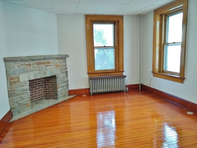 Building Photo - 514 Broadway