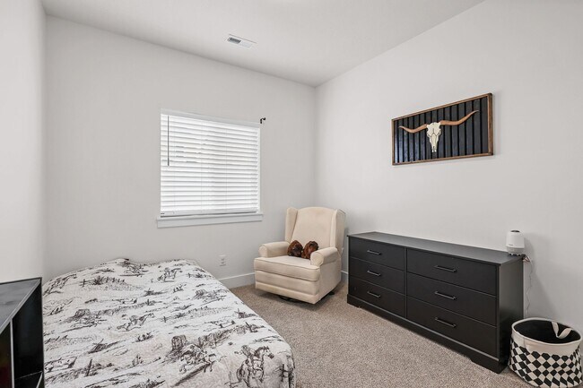 Building Photo - 252 W 800 S