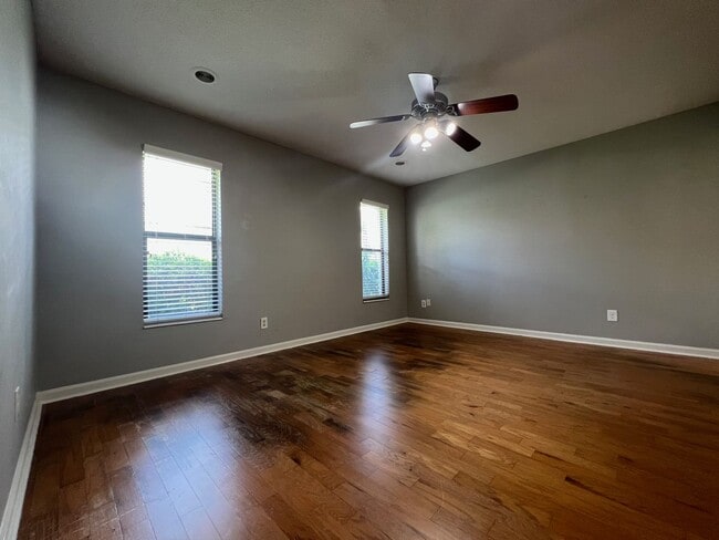 Building Photo - Audubon Park 2/2 Corner Unit Villa with La...