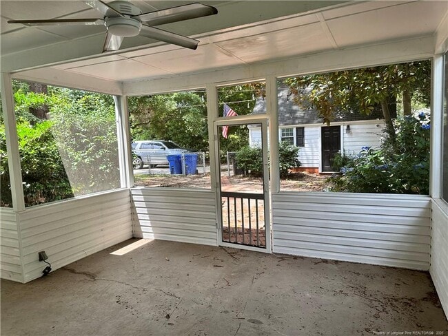 Building Photo - 238 Pinecrest Dr