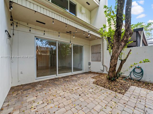 Building Photo - 8218 SW 82nd Ct