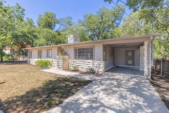 Building Photo - 2910 Hampton Rd