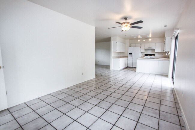 Building Photo - Four Bedroom in Prescott Valley