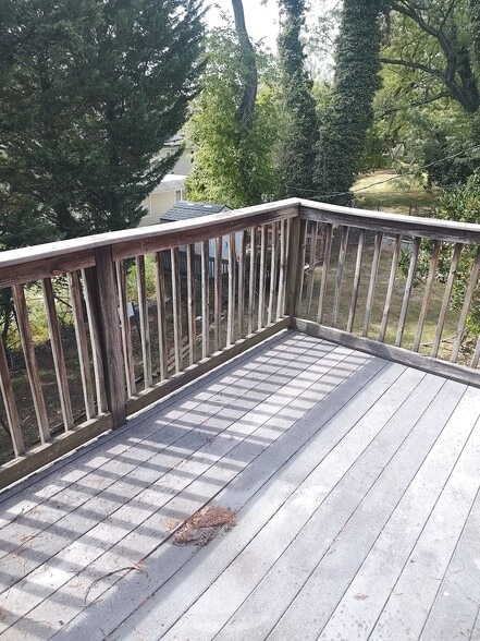 Deck off primary bedroom - 6208 Ivymount Rd